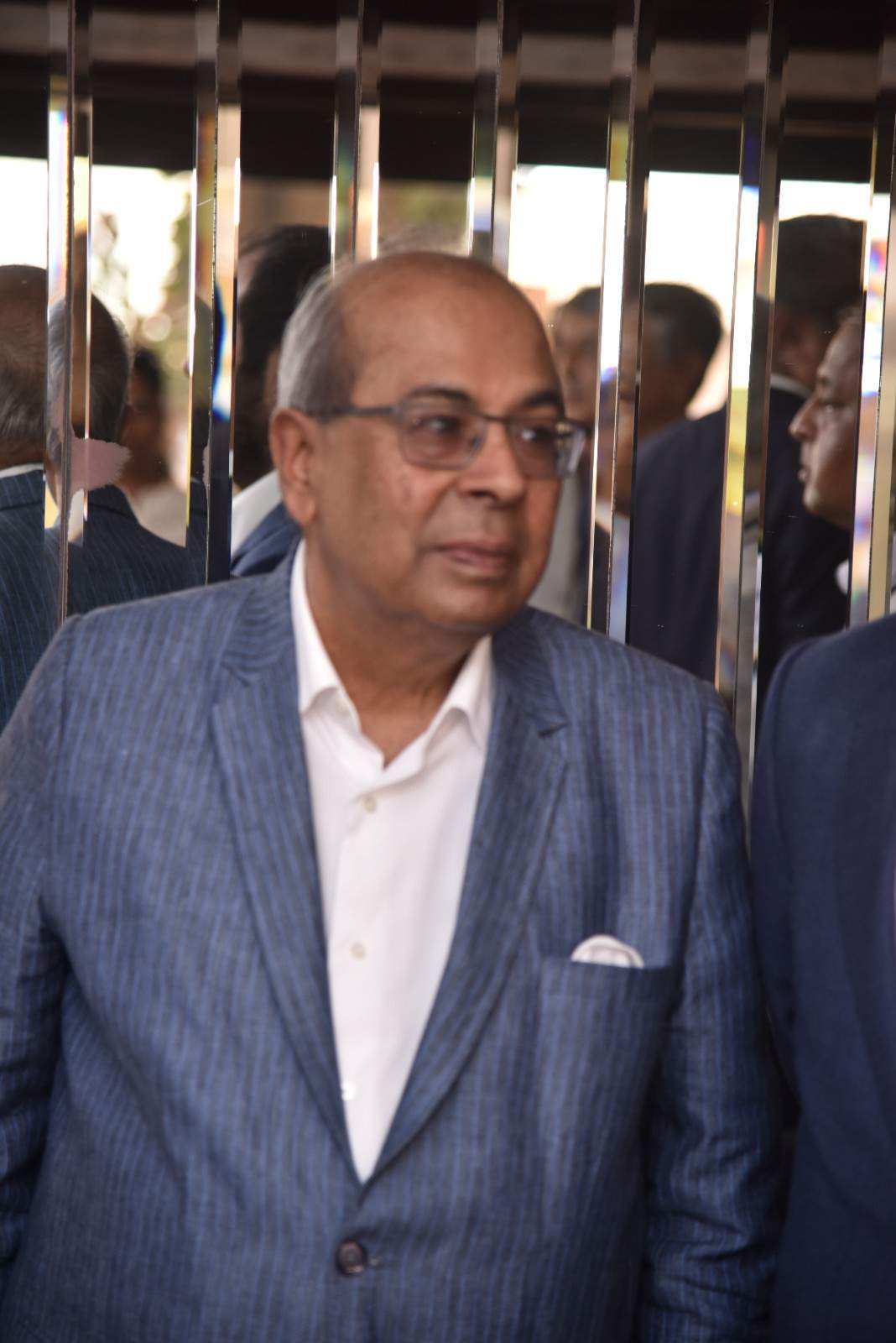 brother of Gopichand Hinduja Prakash in Swiss